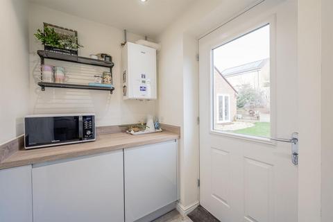 27 Herringbone Way, Kingswinford, DY6 7NE