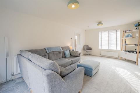 27 Herringbone Way, Kingswinford, DY6 7NE