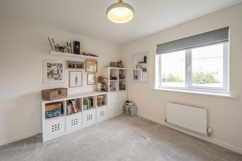 27 Herringbone Way, Kingswinford, DY6 7NE