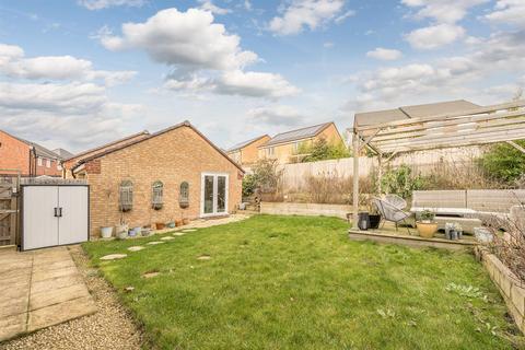 27 Herringbone Way, Kingswinford, DY6 7NE