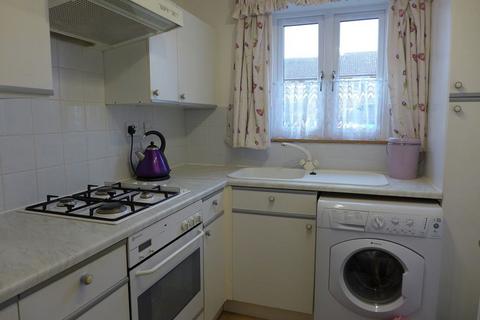 2 bedroom terraced house to rent, Richardson Drive, Wollaston