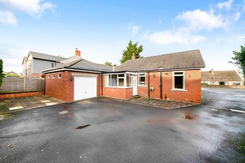 3 bedroom detached bungalow for sale, Huddersfield Road, Skelmanthorpe, HD8