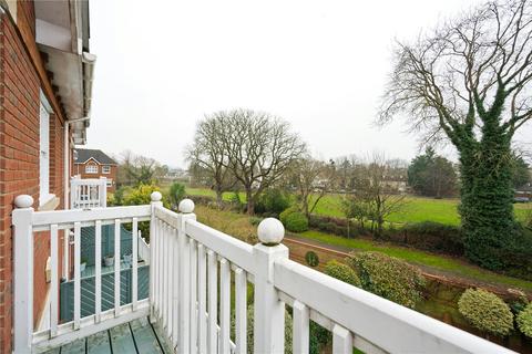 11 The Riverside, East Molesey, KT8 9BF