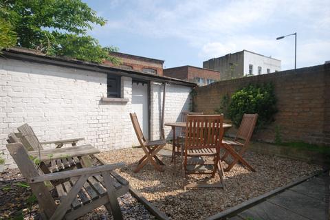 2 bedroom cottage to rent, Railway Rise East Dulwich SE22