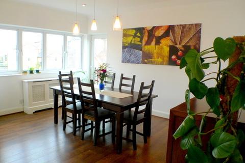 14 Admiral Place, London, SE16 5NY