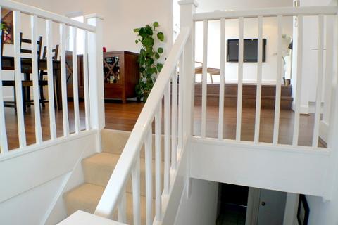 14 Admiral Place, London, SE16 5NY