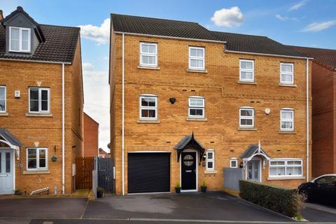 32 Springfield Avenue, Lofthouse, Wakefield, WF3 3FL
