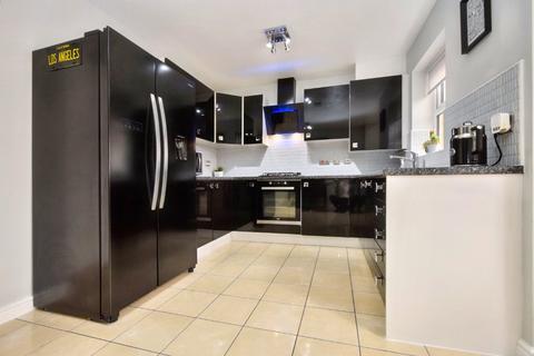 32 Springfield Avenue, Lofthouse, Wakefield, WF3 3FL
