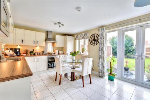 4 bedroom detached house for sale, Speedway Close, Long Eaton