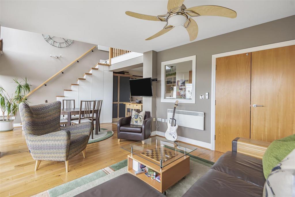 LIVING ROOM.jpg