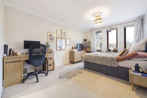 3 bedroom house to rent, Torrington Place, London E1W