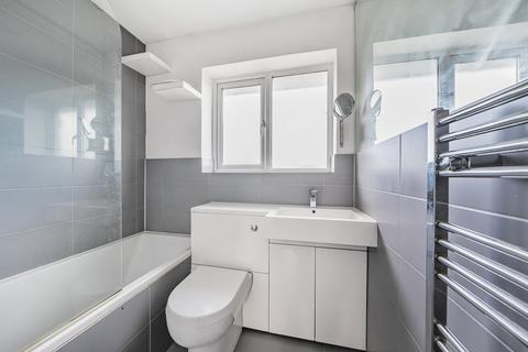 15 Engliff Lane, Woking, GU22 8SU