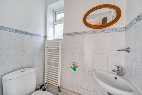 15 Engliff Lane, Woking, GU22 8SU