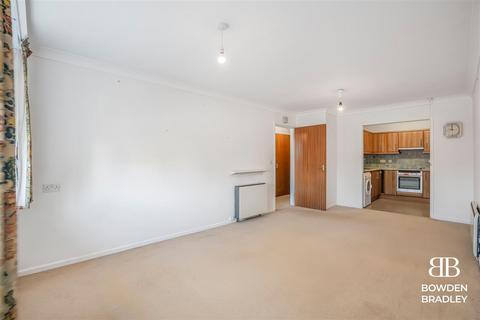 1 bedroom flat for sale, High Road, South Woodford