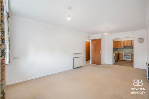 1 bedroom flat for sale, High Road, Manor Court Lodge, E18