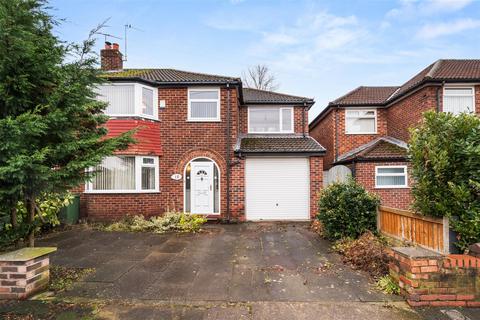 4 bedroom semi-detached house for sale, Hawthorn Lane, Sale