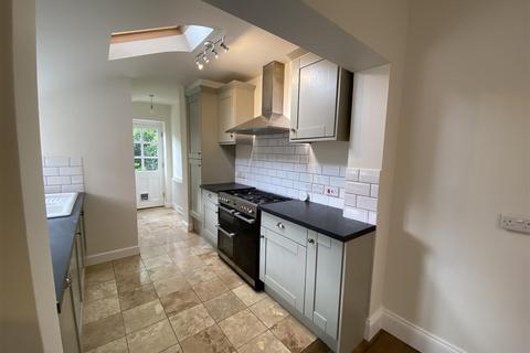 3 bedroom terraced house to rent, Benedict Street, Glastonbury