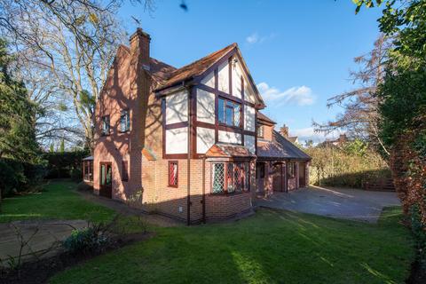 4 bedroom detached house for sale, Manor Road, Stratford-upon-Avon, Warwickshire, CV37