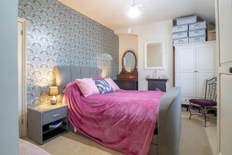 10 Ashton Road, Siddington, Cirencester, GL7 6HD
