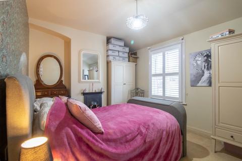 10 Ashton Road, Siddington, Cirencester, GL7 6HD