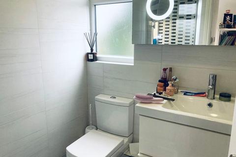 101 Riverdene, Edgware, HA8 9TB