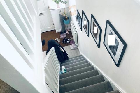 101 Riverdene, Edgware, HA8 9TB