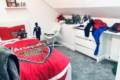 101 Riverdene, Edgware, HA8 9TB