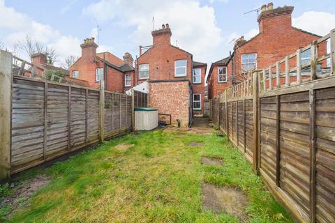 17 Chestnut Road, Guildford, GU1 1HG