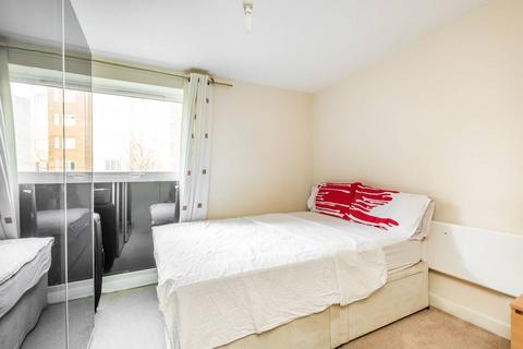 2 bedroom flat for sale, Lanadron Close, Isleworth, TW7