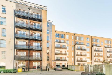 2 bedroom flat for sale, Lanadron Close, Isleworth, TW7