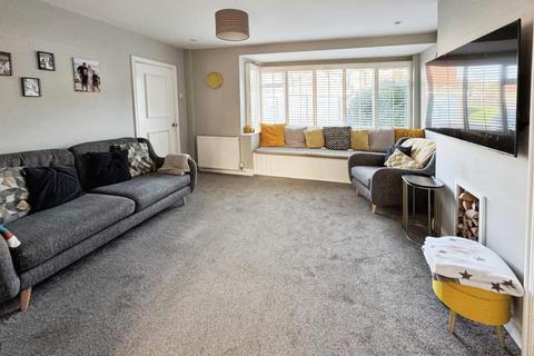 4 Dale Close, Warwick, CV34 5NA