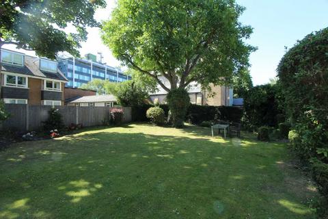 1 bedroom flat to rent, Bridgeman Road, Teddington TW11