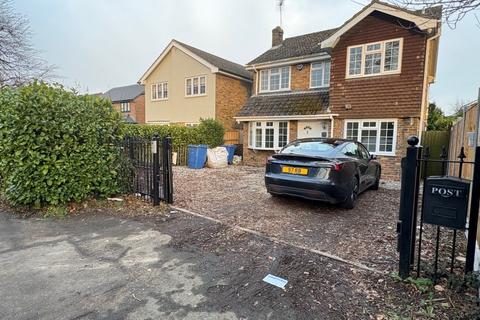 4 bedroom detached house to rent, Hanging Hill Lane, Shenfield