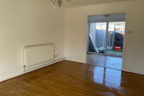 3 bedroom terraced house to rent, High Barrets, Basildon