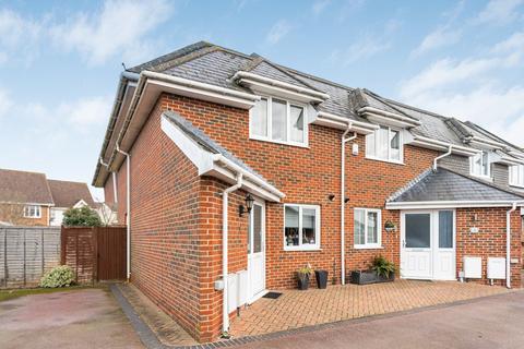 5 Pemberton Close, Stanwell, Staines, TW19 7QZ