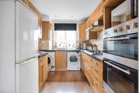 5 Pemberton Close, Stanwell, Staines, TW19 7QZ