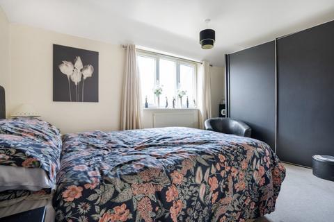5 Pemberton Close, Stanwell, Staines, TW19 7QZ