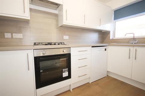 3 bedroom house to rent, Kettlewell Close, Warwick