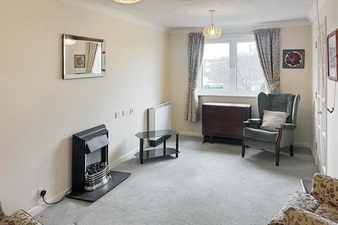 1 bedroom apartment for sale, Silverwood Court, Wakehurst Place, Rustington Littlehampton BN16