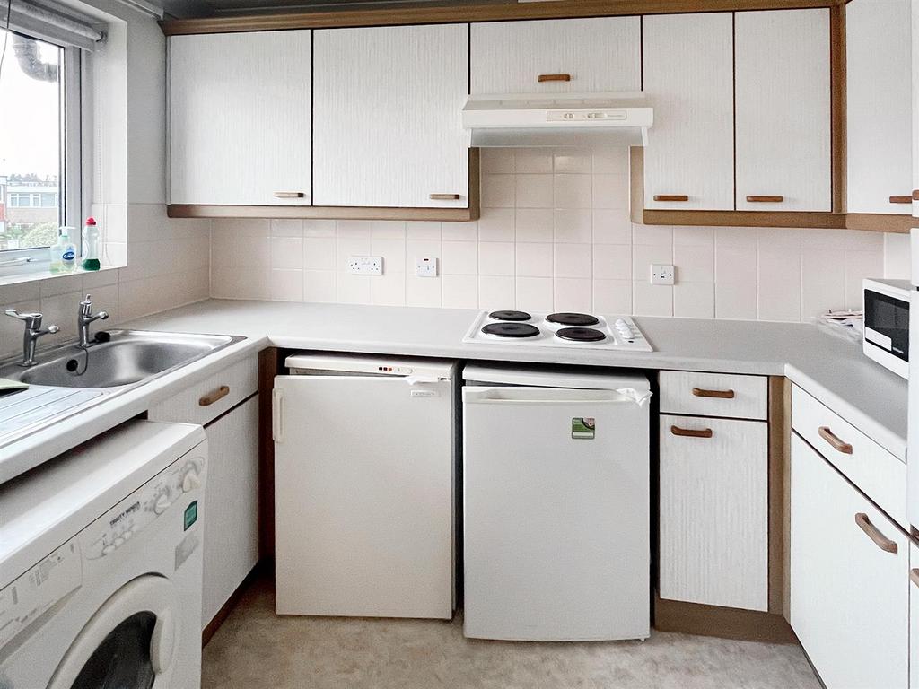 24 Silverwood Court-4.jpg