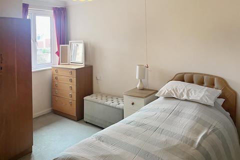 1 bedroom apartment for sale, Wakehurst Place, Rustington Littlehampton BN16