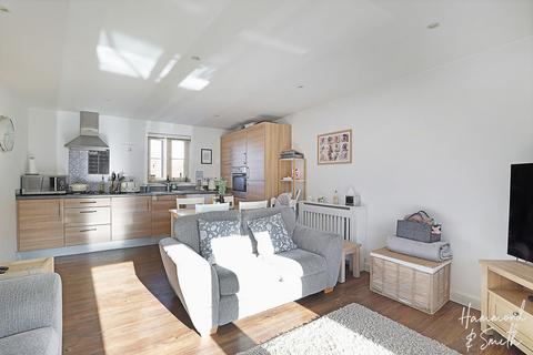 2 bedroom flat for sale, Blenheim Square, Epping CM16