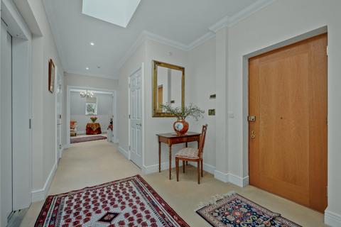 3 bedroom penthouse for sale, Manorcroft House, 81 Ashley Road, Walton-on-Thames, Surrey, KT12