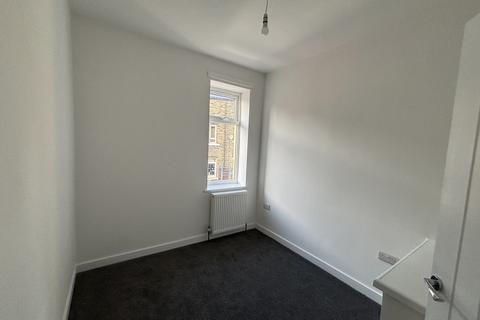 2 bedroom terraced house to rent, Claremont Street, Sowerby Bridge HX6