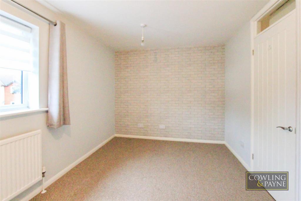 Rear bedroom
