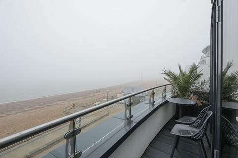 3 bedroom apartment for sale, Beach Drive, Sea View, CT11