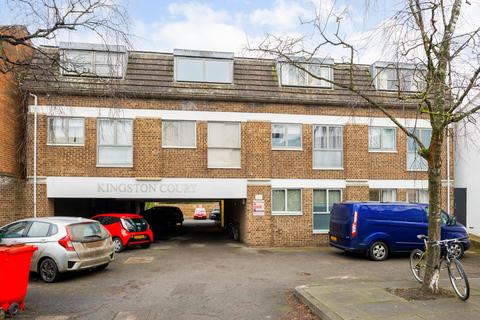 1 bedroom flat for sale, Kingston Court, Walton Manor