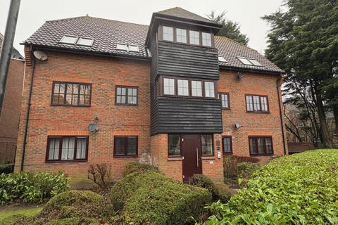 1 bedroom flat to rent, Spruce Close,