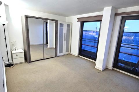 2 bedroom penthouse to rent, High Street, Slough SL1