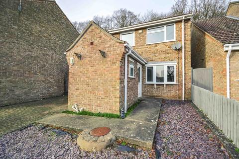 3 bedroom detached house to rent, Beetley